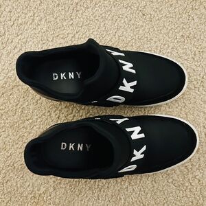 DKNY wedge sneakers black